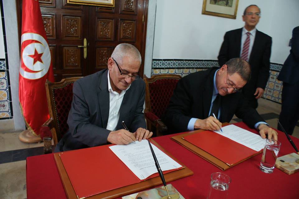Signature de l'accord sur l'augmentation salariale pour l'année 2014