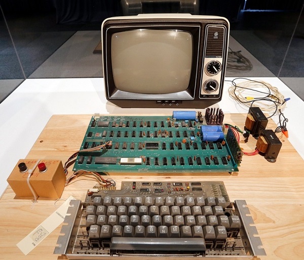 theguardian - apple-1-steve-wozniak-recycling