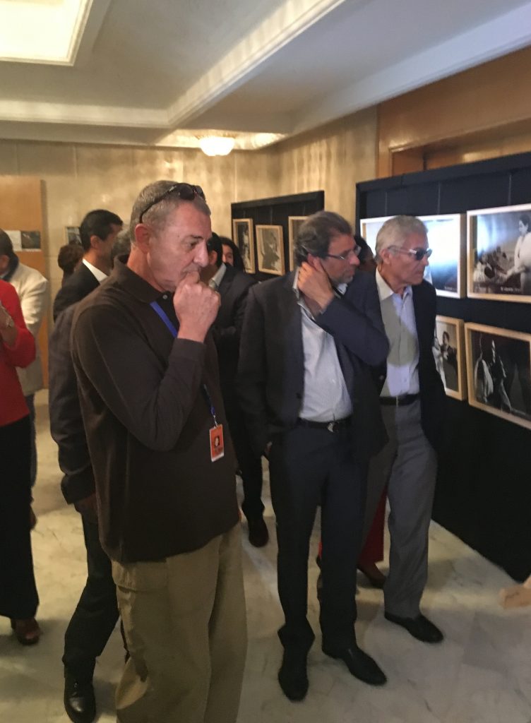 Mahmoud Hemeda, Khaled Youssef et Seif El Dine à l'exposition de photos de Youssef Chahine