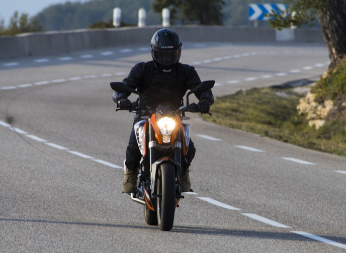 Sécurité Routière 200 Casques De Motos Distribués Gratuitement à Tunis