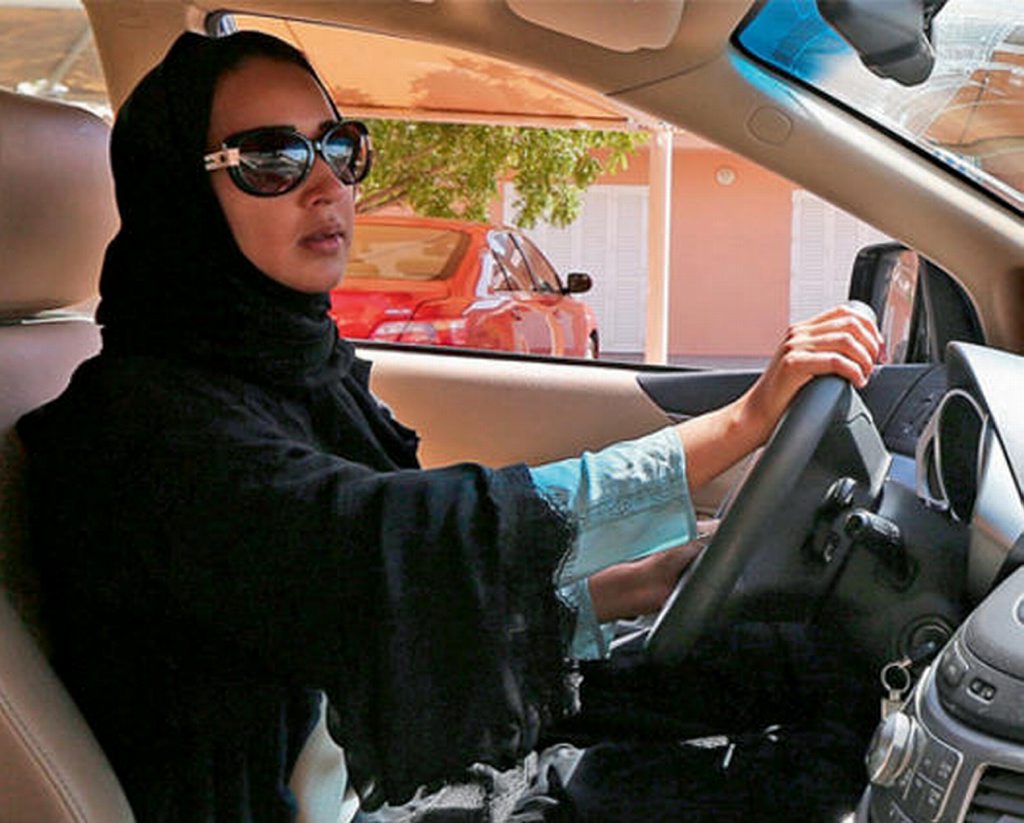 Enfin, des femmes au volant — Arabie Saoudite Enfin, des femmes au volant — Arabie Saoudite