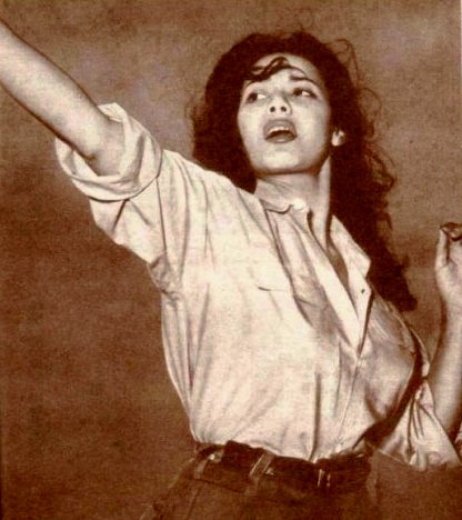 Magda Sabahi incarnant le rôle de Djamila Bouhired