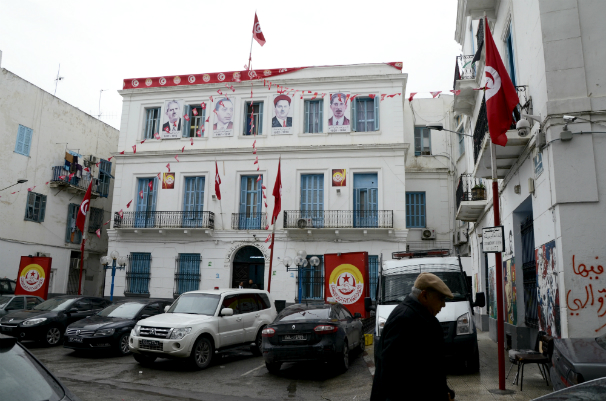 Grève générale pour réclamer une augmentation des salaires — Tunisie Grève générale pour réclamer une augmentation des salaires — Tunisie