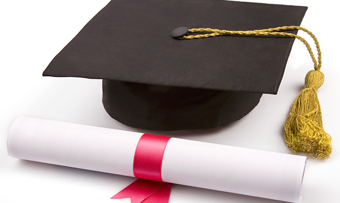 Monastir : Des thèses de doctorat vendues… à 2 dinars ! Doctorat