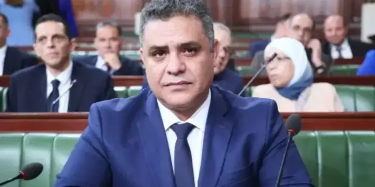النوري يدعو نظيره الفرنسي إلى توفير الحماية للجالية التونسية