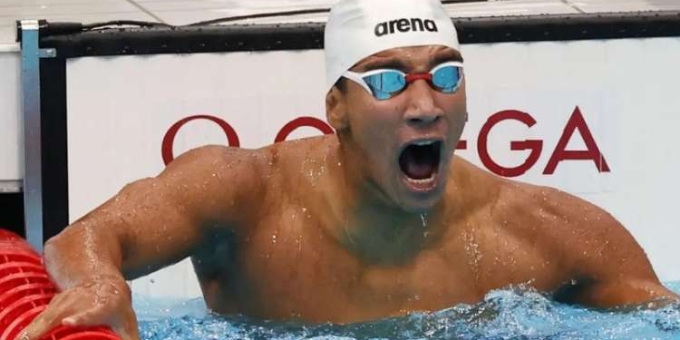 الحفناوي يسيطر على تصفيات 1500 متر سباحة حرة ويتأهل للنهائي