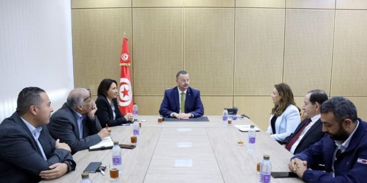 مشاغل موزعي الأدوية بالجملة في جلسة عمل لوزارة الصحة