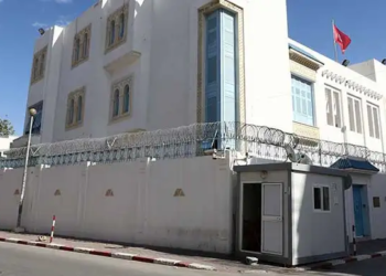 سفارة تونس بطرابلس تدعو الجالية التونسية إلى المكوث في المنازل