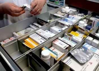 إيقاف تزويد الصيدليات بالأدوية