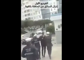فيديو لإيقاف 'عنيف' لسائق حافلة: التفاصيل والحيثيات