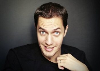 Grand Corps Malade sur les scènes tunisiennes