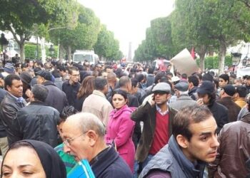 A l’avenue H. Bourguiba, timide rassemblement en attendant la marche