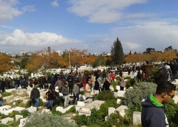 Et maintenant qui va protéger la tombe de Chokri Belaid des profanations promises par les ultras islamistes ?