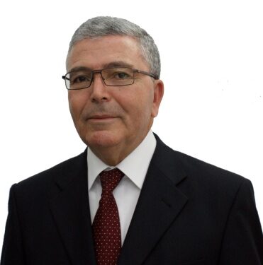 De ministre de la Défense à attaché de cabinet à la santé, le drôle d’itinéraire de Zbidi