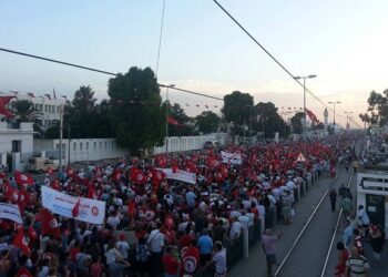 La mobilisation des femmes au Bardo condamne les vues rétrogrades et le pouvoir actuel