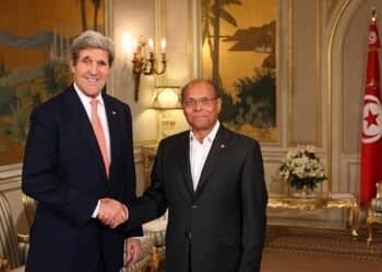 Le secrétaire d'Etat US John Kerry en visite surprise à Tunis