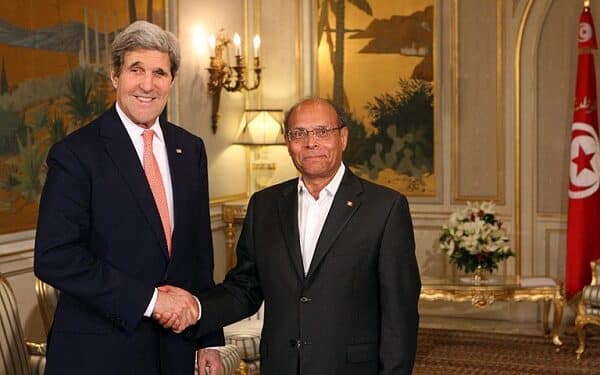 Le secrétaire d'Etat US John Kerry en visite surprise à Tunis