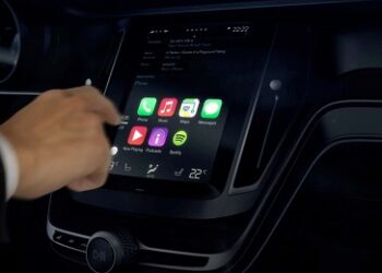 Auto : La bataille du tableau de bord connecté aura bien lieu !