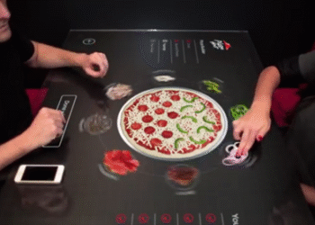 Pizza Hut prépare le futur : la table tactile pour façonner sa pizza