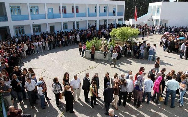 Tunisie - Le taux de satisfaits par la démocratie a augmenté de 54 à 70%, selon une enquête américaine