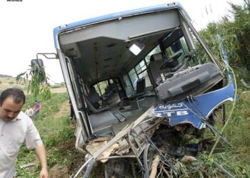 Bizerte - Un bus scolaire «Zina & Aziza» se renverse, plusieurs élèves blessés