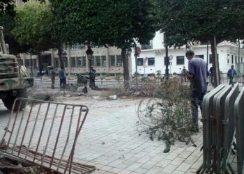 L'avenue Habib Bourguiba se débarrasse de ses barbelés