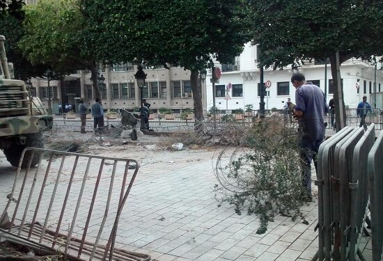 L'avenue Habib Bourguiba se débarrasse de ses barbelés