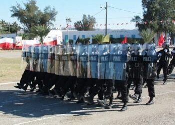 La citoyenne qui a accusé une école de police de former des terroristes, convoquée par la justice