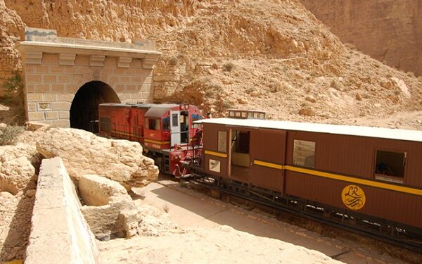 Des trains pour promouvoir le tourisme écologique et culturel