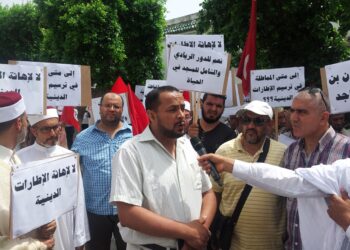 Face &agrave; la politique de l'Etat, des imams d&eacute;noncent le &laquo;retour&raquo; des pratiques de Ben Ali
