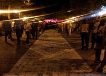 Festival de la paix : Le hand print à Tunis dans la joie à l'av. Bourguiba