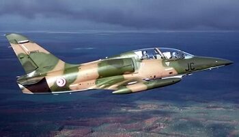 Des avions de combat tunisiens patrouillent pour surveiller les fronti&egrave;res