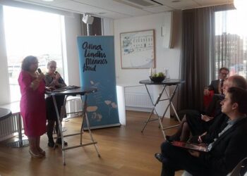 Bochra Bel Haj Hmida re&ccedil;oit le prix Anna Lindh en Su&egrave;de : "Ce prix est d&eacute;di&eacute; aux femmes tunisiennes"