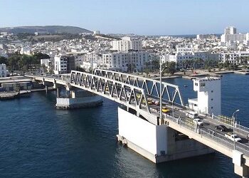 Bizerte : Des militaires brandissent leur arme devant un chauffeur de taxi et menacent un journaliste qui a film&eacute; la sc&egrave;ne