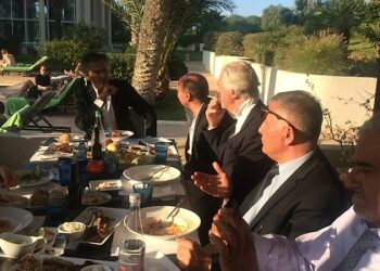 Bernard Henri-L&eacute;vy aux m&eacute;dias fran&ccedil;ais : &laquo; Je n&rsquo;ai pas &eacute;t&eacute; expuls&eacute; de Tunisie et j&rsquo;y retournerai en vacances &raquo;