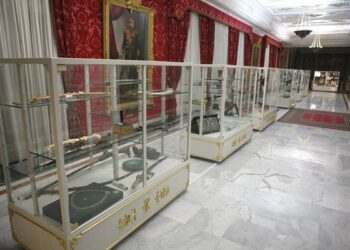 Moncef Marzouki renonce aux cadeaux re&ccedil;us des chefs d&rsquo;Etats au profit de l&rsquo;Etat tunisien