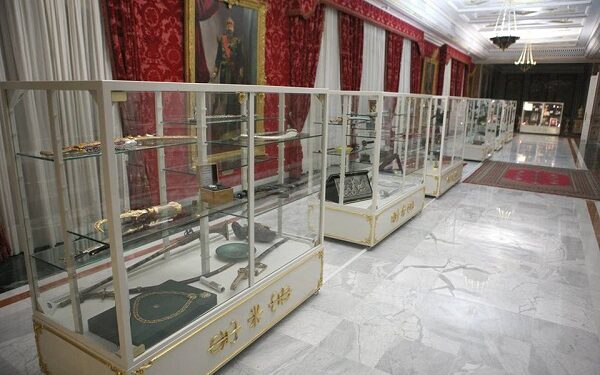 Moncef Marzouki renonce aux cadeaux reçus des chefs d’Etats au profit de l’Etat tunisien