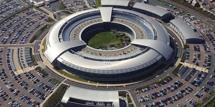 Les journalistes d'investigation représentent une menace pour le service de renseignement britannique GCHQ