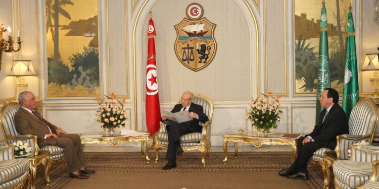 Beji Caid Essebsi invit&eacute; par Bouteflika en Alg&eacute;rie