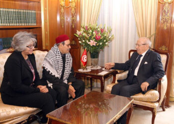B&eacute;ji Ca&iuml;d Essebsi re&ccedil;oit Besma Khalfaoui et promet de "faire la lumi&egrave;re" sur l'assassinat de Chokri Bela&iuml;d