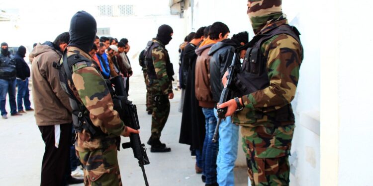 Arrestations de "takfiristes" du groupe Oqba Ibn Nafaa qui ciblaient des sites sécuritaires en Tunisie