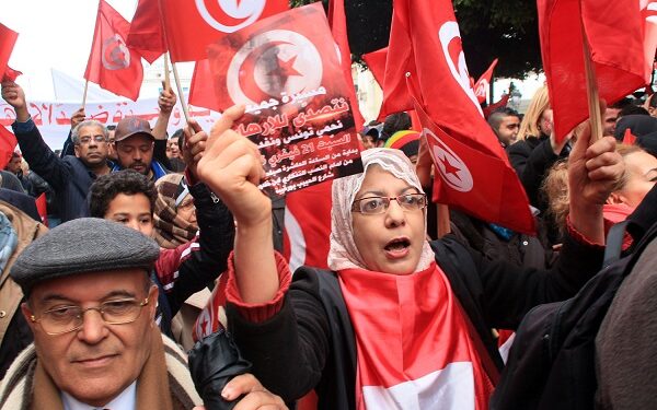 Tunis : Des Tunisiens se rassemblent contre le terrorisme à l'avenue H. Bourguiba