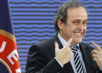 Michel Platini r&eacute;&eacute;lu pr&eacute;sident de l'UEFA jusqu'en 2019