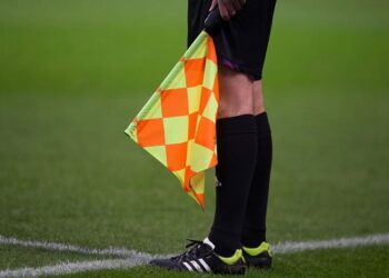 Ligue 1 (20&egrave;me J.) : Brassard rouge pour les arbitres