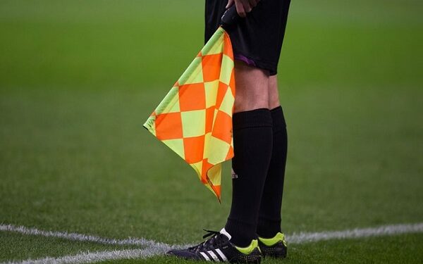 Ligue 1 (20ème J.) : Brassard rouge pour les arbitres
