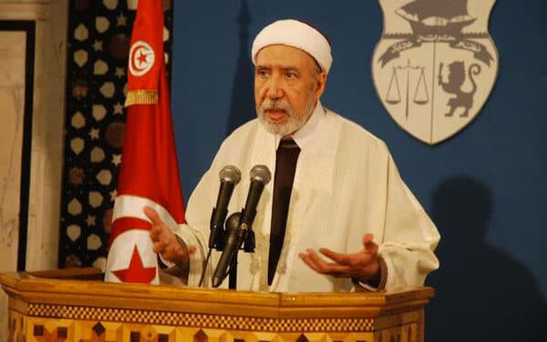 Selon la charia, il est permis d'interdire le niqab, affirme le ministre des Affaires religieuses