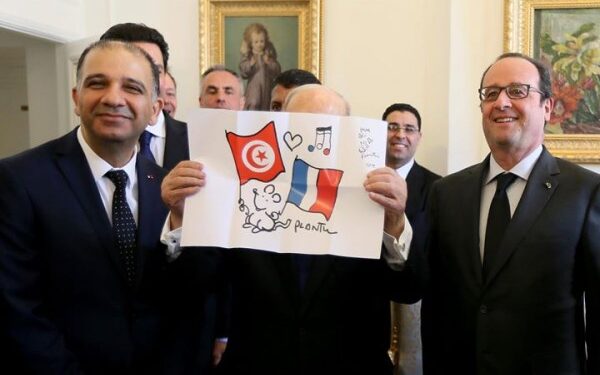 Un petit coeur "pour Béji" du caricaturiste français Plantu