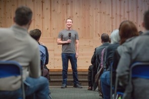 Facebook : 936 millions d'utilisateurs actifs quotidiens dans le monde jusqu'au premier trimestre 2015