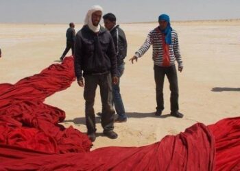 Guinness Book : Des Tunisiens s'apprêtent à réaliser le plus grand drapeau national au monde