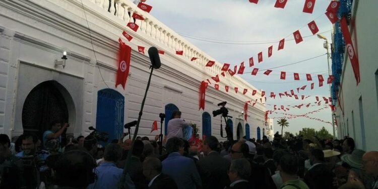 Djerba : Ministres et ambassadeurs se rendent au pèlerinage de la Ghriba